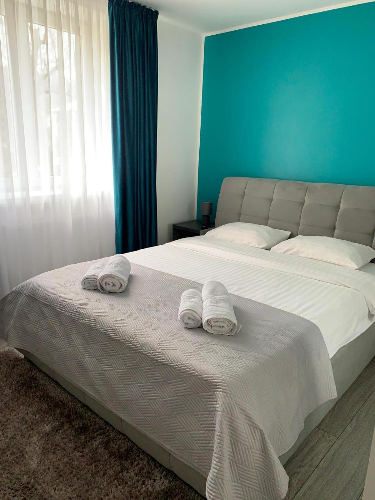 Rose Apartment Piatra Neamţ Exterior foto